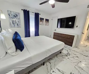 Photo 3 - Stylish Duplex walkTO Lake Eola Orlando.  Sleeps 8
