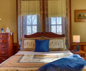 Photo 4 - The Windmill Suite at Pella Mansion