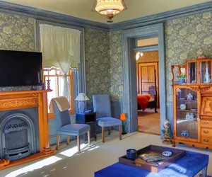 Photo 3 - Dutch Royal Orange Suite at Pella Mansion