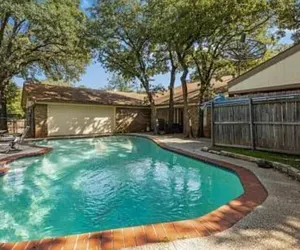 Photo 2 - 3 Bedroom with a Pool