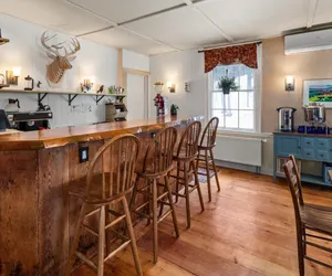 Photo 2 - Chipman Inn - Exclusive B&B Buyout