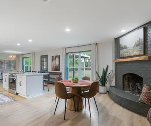 Photo 2 - Southwest Chic 3BR/2BA