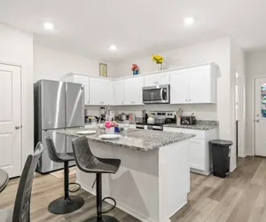 Photo 5 - Modern 3BR Home in San Antonio