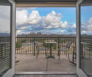 Photo 2 - Unit 3403 - Mountain View Condos