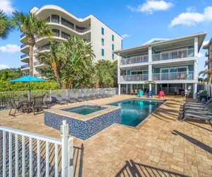 Photo 5 - Four Shores #3 Gulf Condo Direct Gulf w Pool & Spa