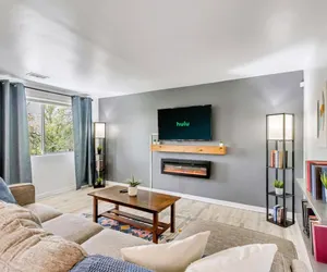 Photo 2 - Comfortable 2BR Apt near Capitol Hill & SLC