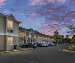 Photo 2 - Affordable Suites Fredericksburg