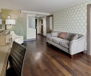 Photo 5 - Hotel Indigo East End by IHG