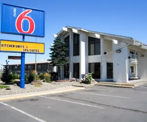 Photo 2 - Motel 6 Madras, OR