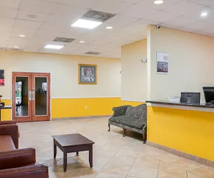 Photo 2 - Motel 6 New Orleans, LA - Near Downtown