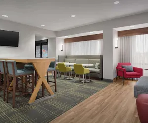 Photo 4 - Hampton Inn Yorkville