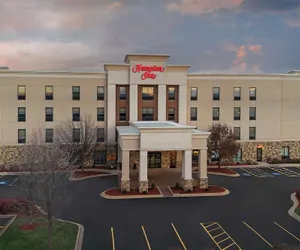 Photo 2 - Hampton Inn Yorkville