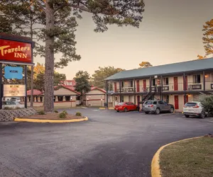 Photo 3 - Travelers Inn