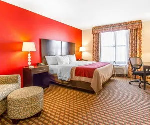 Photo 2 - Spark by Hilton Shawnee