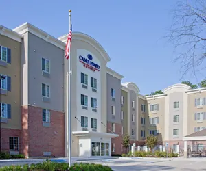 Photo 2 - Candlewood Suites Houston (The Woodlands), an IHG Hotel