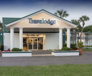 Photo 2 - Travelodge by Wyndham Lakeland