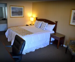 Photo 2 - Wayne Inn