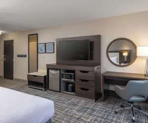 Photo 5 - Hampton Inn & Suites Manteca