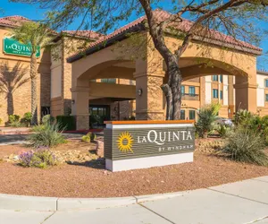 Photo 2 - La Quinta Inn & Suites by Wyndham Las Vegas Airport South