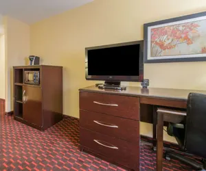 Photo 5 - Comfort Suites Altoona