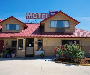 Photo 2 - Budget Inn Gladstone By OYO - Portland/Clackamas