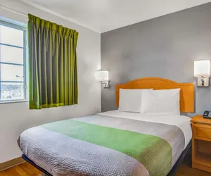 Photo 4 - Studio 6 Opelika, AL - Auburn Al