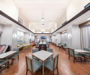 Photo 2 - Hampton Inn & Suites Seattle/Kent,WA