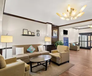 Photo 5 - Sleep Inn & Suites Bush Intercontinental - IAH East