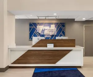 Photo 4 - Holiday Inn Express And Suites Raleigh West Lenovo Center by IHG