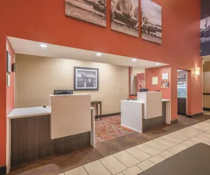 Photo 2 - La Quinta Inn & Suites by Wyndham Smyrna TN - Nashville