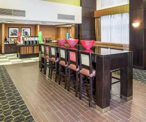 Photo 4 - Hampton Inn & Suites Tulsa/Catoosa