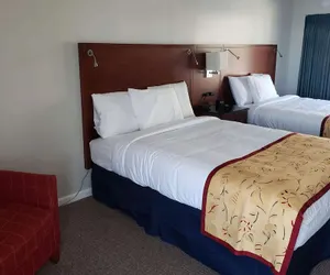 Photo 5 - Days Inn & Suites by Wyndham St. Ignace Lakefront