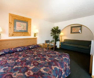 Photo 4 - North Country Inn & Suites