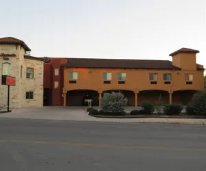 Photo 2 - La Hacienda Inn