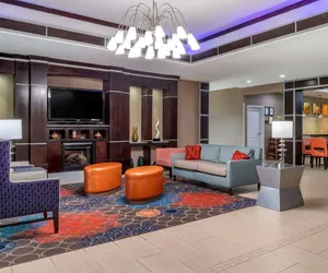 Photo 4 - Comfort Inn & Suites