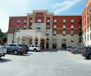 Photo 2 - Hampton Inn & Suites Cincinnati/Uptown-University Area