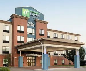 Photo 2 - Holiday Inn Express Hotel & Suites Pratt by IHG