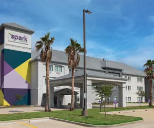 Photo 2 - Spark by Hilton Hammond