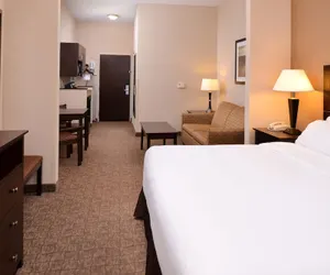 Photo 5 - Holiday Inn Express and Suites Fairmont, an IHG Hotel