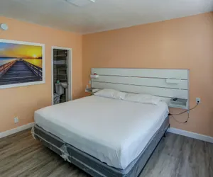 Photo 2 - Beach and Town Motel