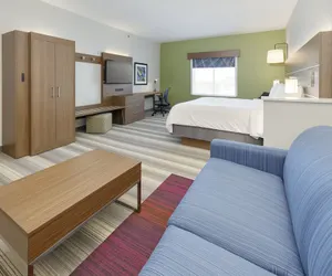 Photo 2 - Holiday Inn Express And Suites Denton North, an IHG Hotel