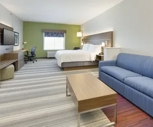 Photo 2 - Holiday Inn Express And Suites Denton North by IHG