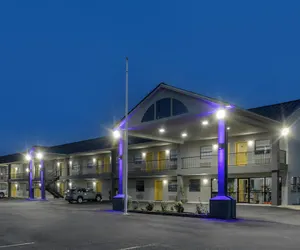 Photo 2 - SureStay Hotel by Best Western McAlester