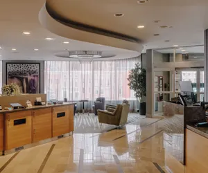 Photo 3 - World Center Hotel