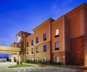 Photo 2 - Best Western Bastrop Pines Inn