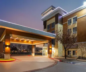 Photo 2 - La Quinta Inn & Suites by Wyndham Austin - Cedar Park