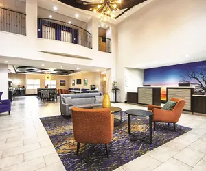 Photo 3 - La Quinta Inn & Suites by Wyndham McKinney