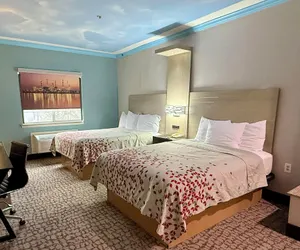 Photo 4 - Baymont by Wyndham Texas City