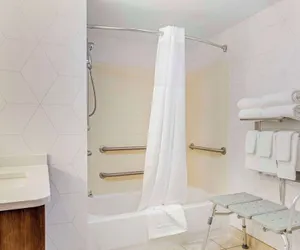 Photo 5 - Comfort Suites Whitsett - Greensboro East