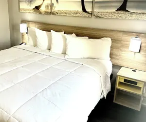 Photo 5 - Days Inn & Suites by Wyndham Tampa near Ybor City